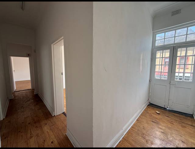 700M² BUILDING FOR SALE IN WOODSTOCK